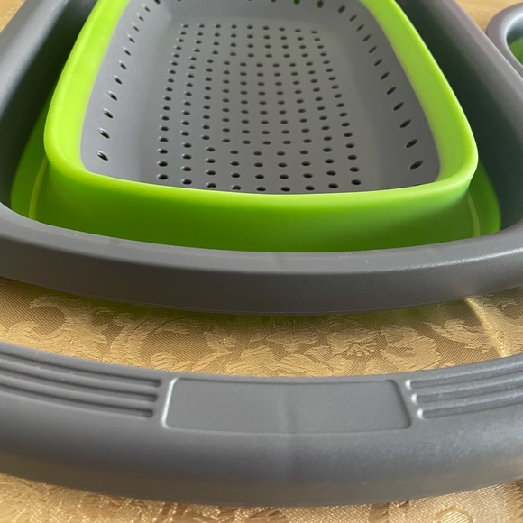 3 NWOT 3 collapsable Colanders - Picture 3 of 13